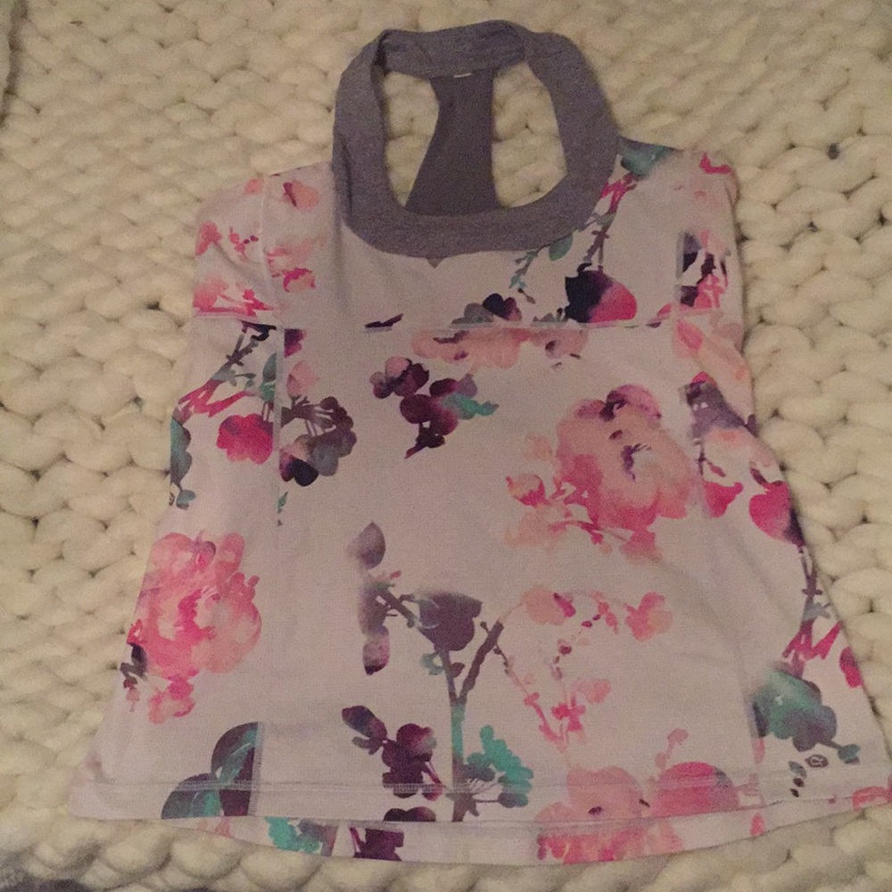 Lululemon top